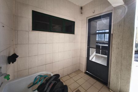 Casa para alugar com 290m², 2 quartos e 4 vagas Casa para alugar com 290m², 2 quartos e 4 vagasÁrea de Serviço