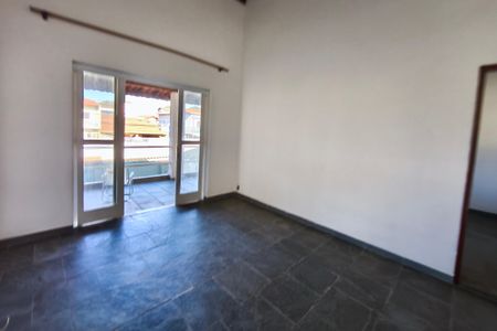 Casa para alugar com 290m², 2 quartos e 4 vagas Casa para alugar com 290m², 2 quartos e 4 vagasSala de TV