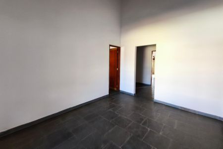 Casa para alugar com 290m², 2 quartos e 4 vagas Casa para alugar com 290m², 2 quartos e 4 vagasSala de TV