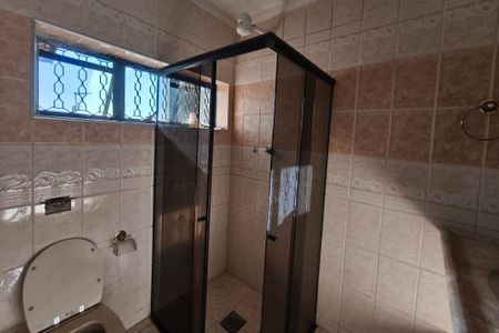 Casa para alugar com 290m², 2 quartos e 4 vagas Casa para alugar com 290m², 2 quartos e 4 vagasBanheiro Social