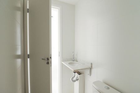 Apartamento à venda com 48m², 2 quartos e sem vaga Apartamento à venda com 48m², 2 quartos e sem vagaBanheiro