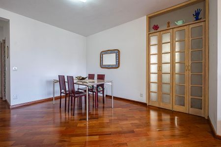 Apartamento à venda com 76m², 2 quartos e 2 vagasSala