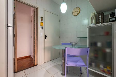Apartamento à venda com 76m², 2 quartos e 2 vagasCozinha
