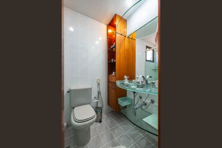 Apartamento à venda com 76m², 2 quartos e 2 vagasBanheiro da Suíte 