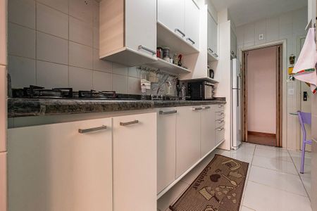 Apartamento à venda com 76m², 2 quartos e 2 vagasCozinha