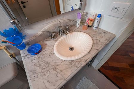 Apartamento à venda com 76m², 2 quartos e 2 vagasBanheiro Social