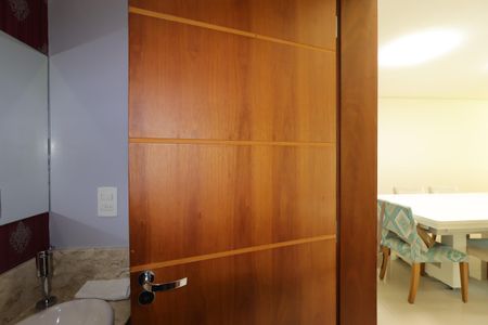 Casa à venda com 217m², 3 quartos e 5 vagasLavabo Sala de TV