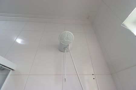 Casa à venda com 217m², 3 quartos e 5 vagasBanheiro da Suíte 1 - Chuveiro