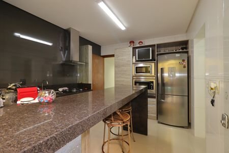 Casa à venda com 217m², 3 quartos e 5 vagasCozinha