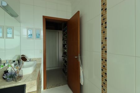 Casa à venda com 217m², 3 quartos e 5 vagasBanheiro da Suíte 3