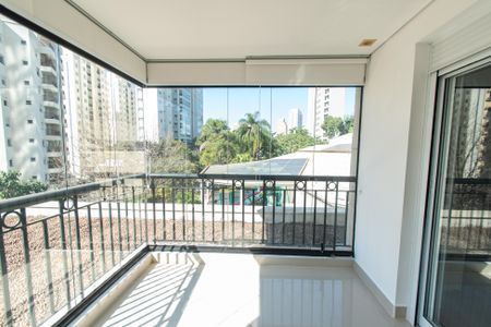 Apartamento à venda com 247m², 4 quartos e 4 vagasVaranda da suíte 2