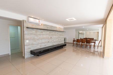 Apartamento à venda com 247m², 4 quartos e 4 vagasSala