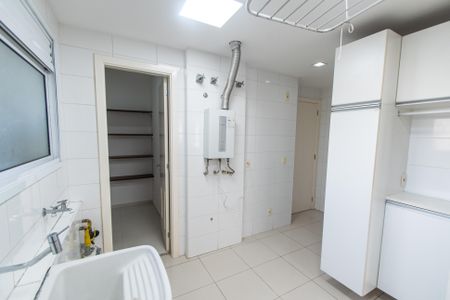 Apartamento à venda com 247m², 4 quartos e 4 vagasÁrea de serviço
