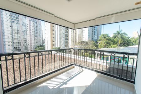 Apartamento à venda com 247m², 4 quartos e 4 vagasVaranda da suíte 2