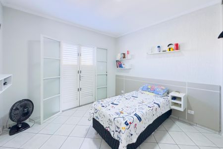 Casa para alugar com 263m², 4 quartos e 4 vagas Casa para alugar com 263m², 4 quartos e 4 vagasQuarto 4