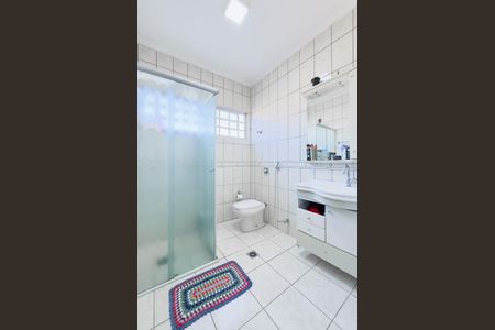 Casa para alugar com 263m², 4 quartos e 4 vagas Casa para alugar com 263m², 4 quartos e 4 vagasBanheiro Social