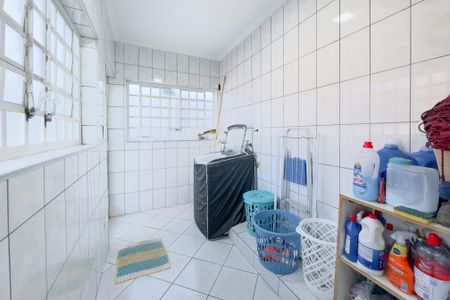 Casa para alugar com 263m², 4 quartos e 4 vagas Casa para alugar com 263m², 4 quartos e 4 vagasCozinha / Lavanderia