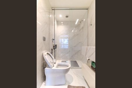 Casa de condomínio à venda com 107m², 2 quartos e 1 vaga Casa de condomínio à venda com 107m², 2 quartos e 1 vagaBanheiro da Suíte 2