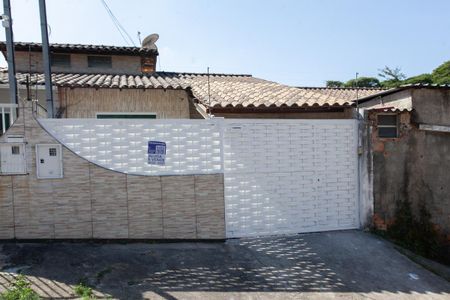 Casa à venda com 90m², 2 quartos e 1 vaga Casa à venda com 90m², 2 quartos e 1 vagaFachada