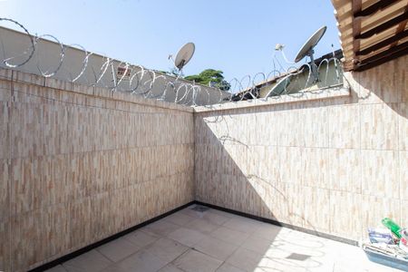 Casa à venda com 90m², 2 quartos e 1 vaga Casa à venda com 90m², 2 quartos e 1 vagaQuintal