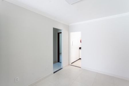 Casa à venda com 90m², 2 quartos e 1 vaga Casa à venda com 90m², 2 quartos e 1 vagaSala