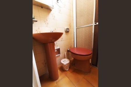 Casa à venda com 253m², 4 quartos e 5 vagasEdícula - Banheiro