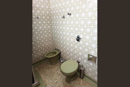 Casa à venda com 253m², 4 quartos e 5 vagasBanheiro 1