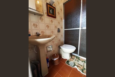 Casa à venda com 253m², 4 quartos e 5 vagasBanheiro de Serviço