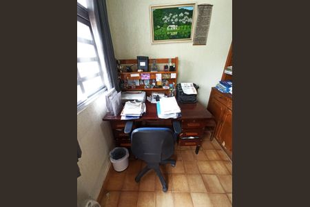 Casa à venda com 253m², 4 quartos e 5 vagasEdícula - Escritório