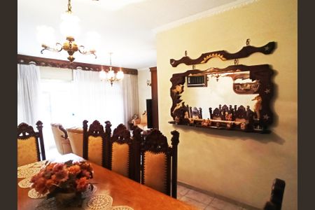 Casa à venda com 253m², 4 quartos e 5 vagasSala de Jantar