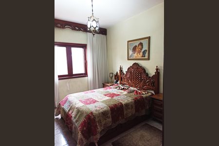 Casa à venda com 253m², 4 quartos e 5 vagasSuíte