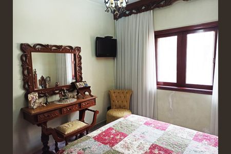 Casa à venda com 253m², 4 quartos e 5 vagasSuíte