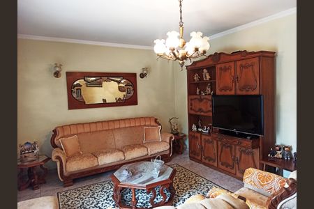 Casa à venda com 253m², 4 quartos e 5 vagasSala