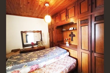 Casa à venda com 253m², 4 quartos e 5 vagasEdícula - Quarto