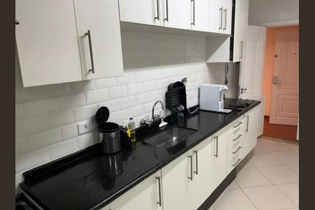 Foto 02 de apartamento à venda com 3 quartos, 200m² em Jardins, São Paulo