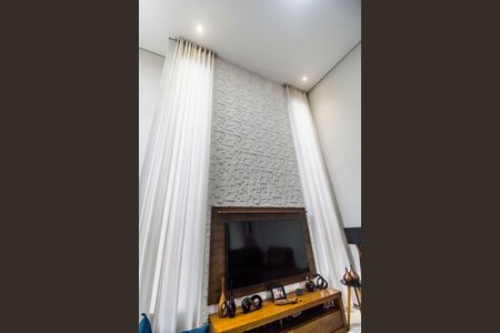 Casa de condomínio à venda com 250m², 3 quartos e 4 vagas Casa de condomínio à venda com 250m², 3 quartos e 4 vagasSala de TV