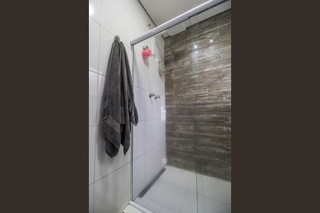 Casa de condomínio à venda com 250m², 3 quartos e 4 vagas Casa de condomínio à venda com 250m², 3 quartos e 4 vagasBanheiro da Suíte 1