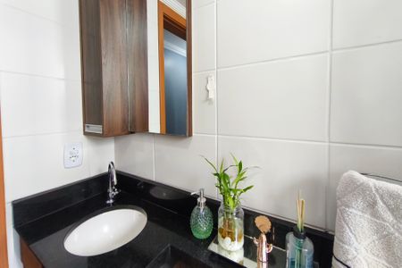 Apartamento à venda com 49m², 2 quartos e 1 vaga Apartamento à venda com 49m², 2 quartos e 1 vagaBanheiro Social