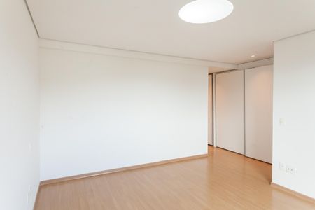 Apartamento à venda com 180m², 4 quartos e 4 vagassuite master