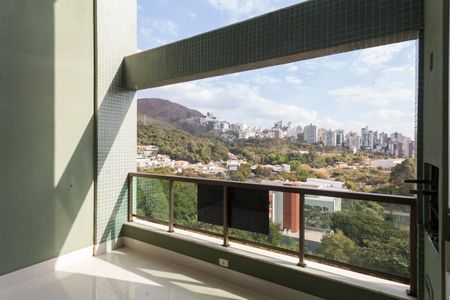 Apartamento à venda com 180m², 4 quartos e 4 vagasVaranda gourmet da Sala