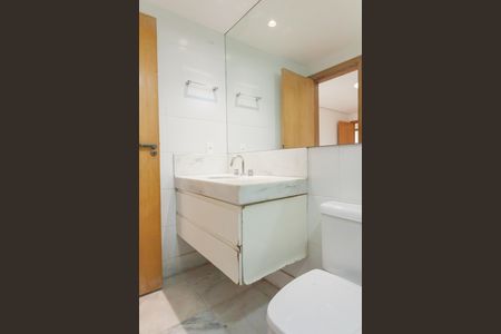 Apartamento à venda com 180m², 4 quartos e 4 vagasBanheiro da Suíte 1