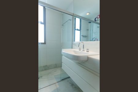 Apartamento à venda com 180m², 4 quartos e 4 vagasBanheiro Social