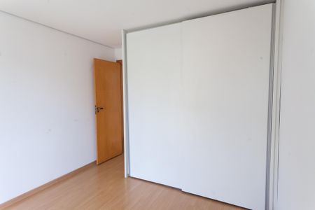 Apartamento à venda com 180m², 4 quartos e 4 vagasquarto 2
