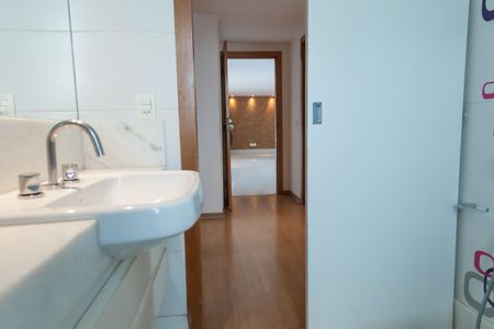 Apartamento à venda com 180m², 4 quartos e 4 vagasBanheiro Social