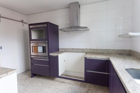 Apartamento à venda com 180m², 4 quartos e 4 vagasCozinha
