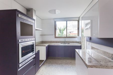 Apartamento à venda com 180m², 4 quartos e 4 vagasCozinha