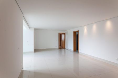 Apartamento à venda com 180m², 4 quartos e 4 vagassala