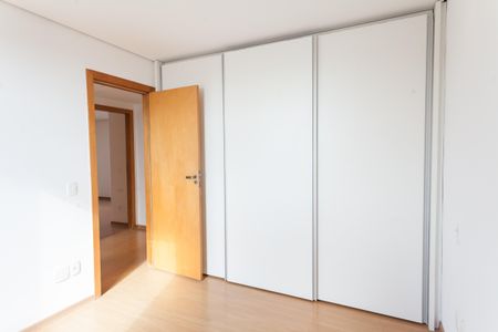 Apartamento à venda com 180m², 4 quartos e 4 vagasquarto 1