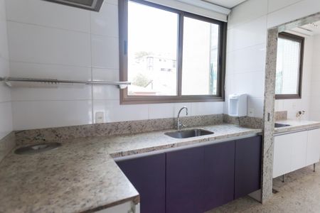 Apartamento à venda com 180m², 4 quartos e 4 vagasCozinha