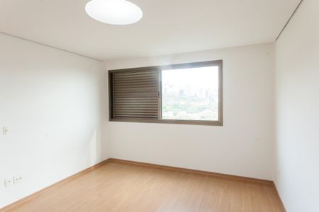 Apartamento à venda com 180m², 4 quartos e 4 vagassuite master